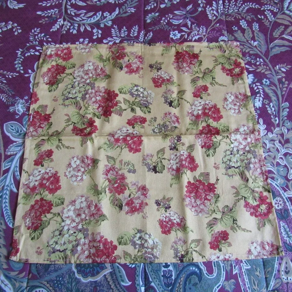Set of 4 WAVERLY Floral Napkins 18